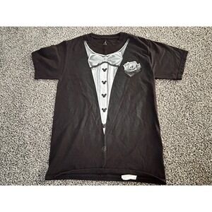 D16 Disney World Disneyland Tuxedo T-Shirt Mens Small Mickey‎ Mouse Graphic Tee